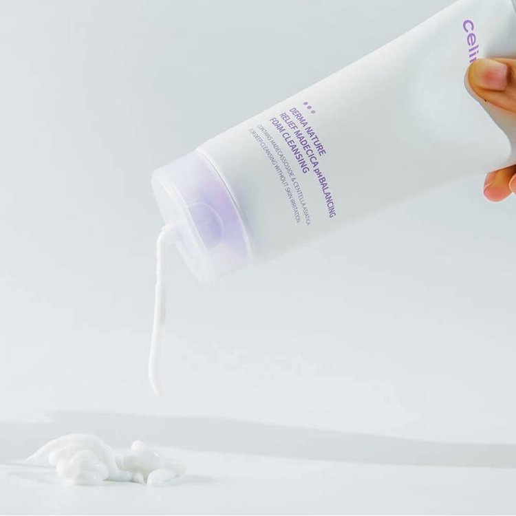 Limpiador Espumoso Equilibrante de PH Madecica Derma Nature 150 ml - Celimax