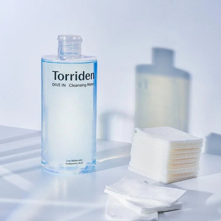 Agua Limpiadora con Ácido Hialurónico Dive In 400 ml - Torriden