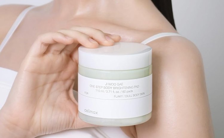 Almohadilla Iluminadora Corporal de un Paso Ji Woo Gae 110 ml - Celimax