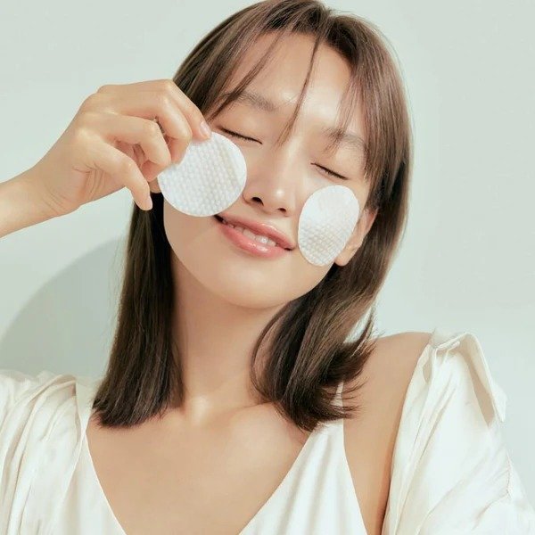 Almohadilla Exfoliante BHA con Hoja de Corazón Ji Woo Gae 125 ml - Celimax