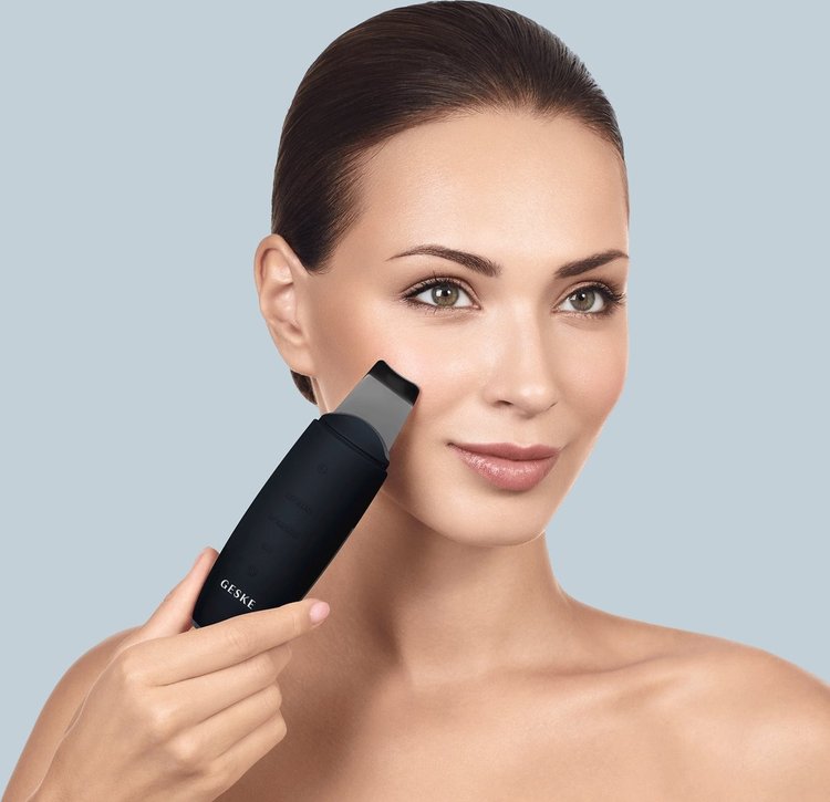 Dispositivo de Microcorrientes para Exfoliar la Piel y Puntos Negros 9 en 1 Negro - Geske