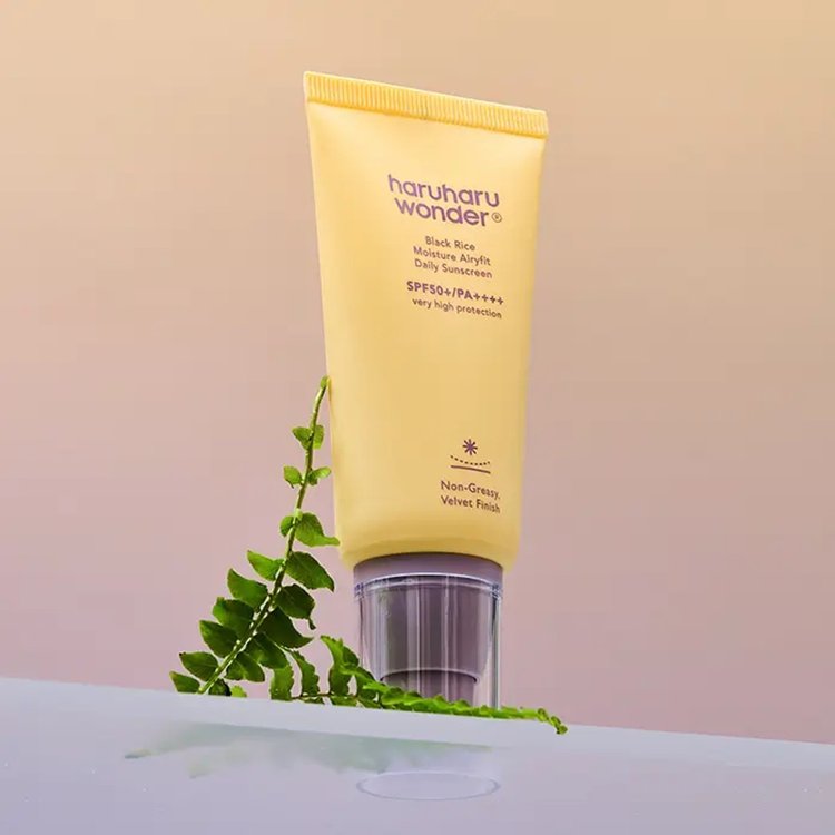 Bloqueador Solar Diario Ligero de Arroz Negro SPF50 PA+++ - Haruharu