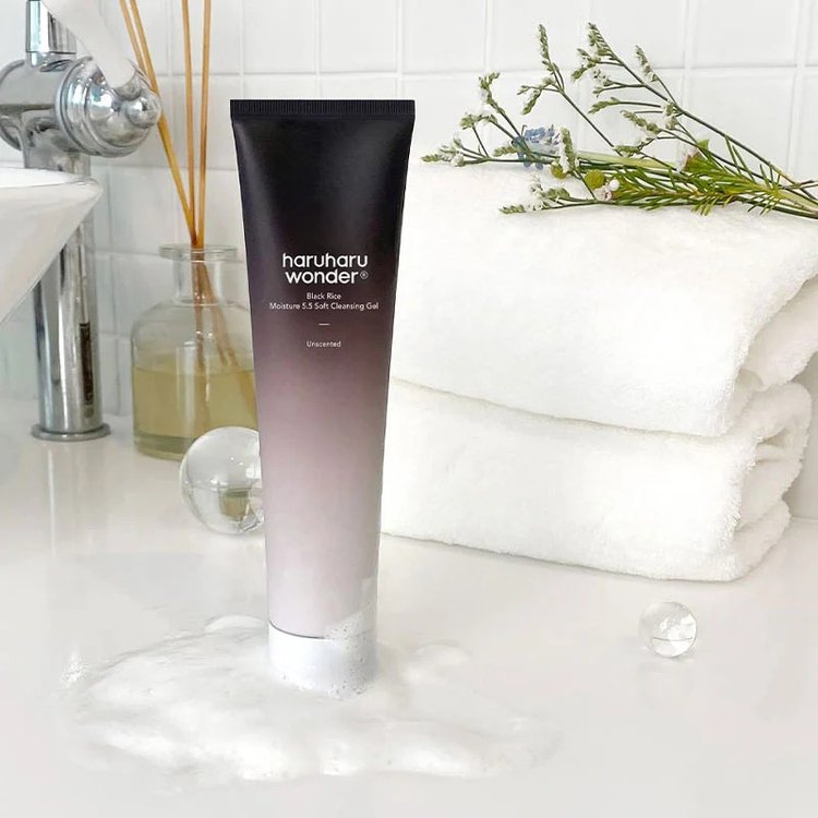 Gel Limpiador Facial Suave con Triple AHA de Arroz Negro - Haruharu
